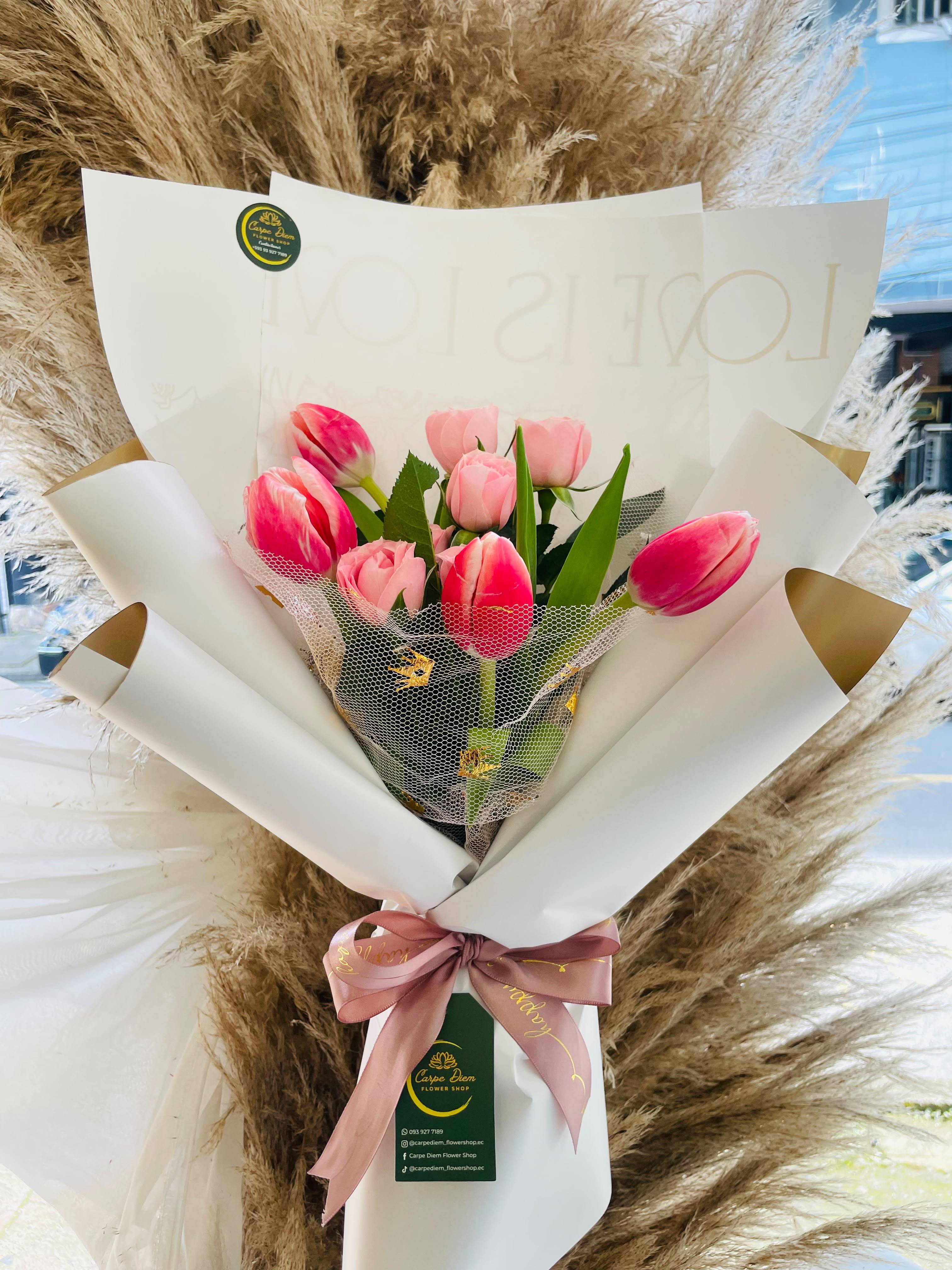 Ramo con 4 Tulipanes Naturales