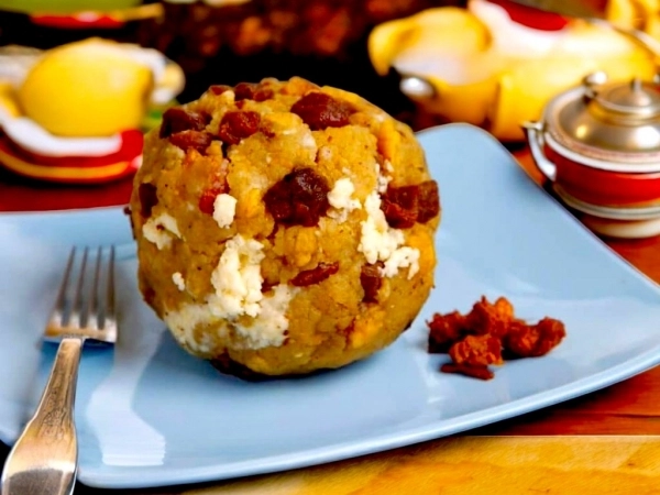 Bolón con chicharrón