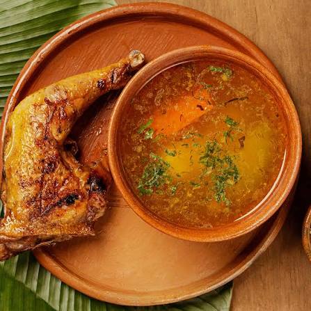 Caldo de gallina criolla